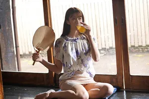 Mùa hè buồn chán ở quê quan hệ vợ yêu nhà bên thiếu thốn vì lấy chồng yêu già